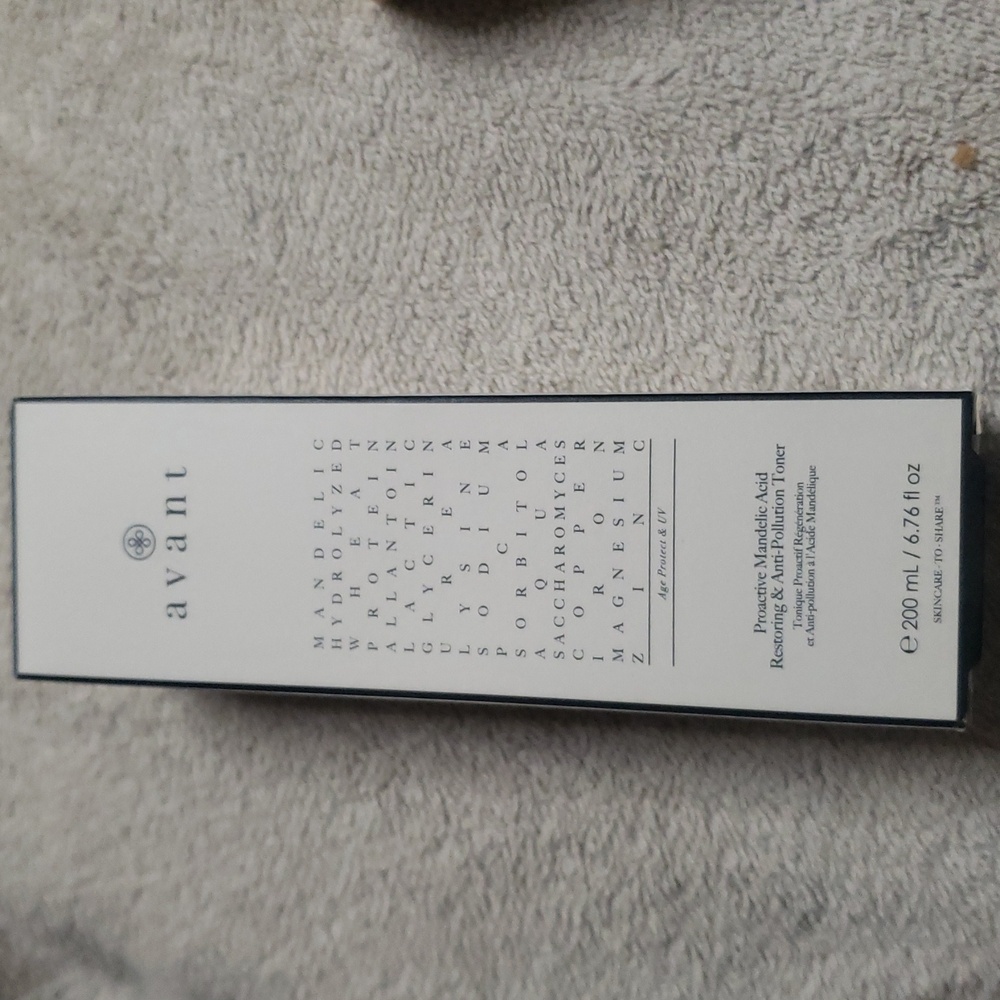 Avanti Proactive Mandelic Acid Toner - White